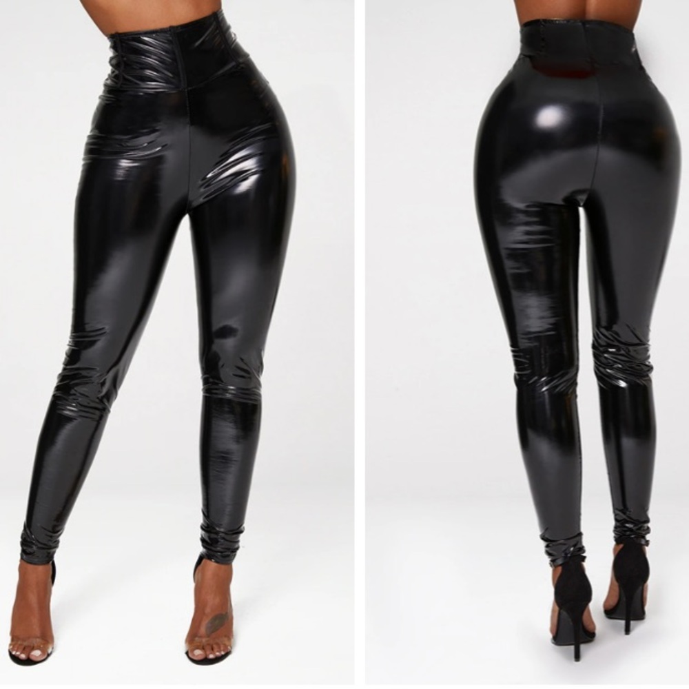NWT shape high waist vinyl leggings in black size 8